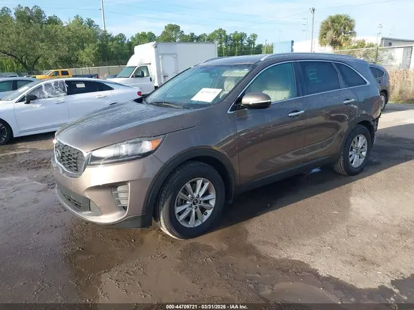 5XYPG4A36KG458083 2019 KIA SORENTO - Image 2