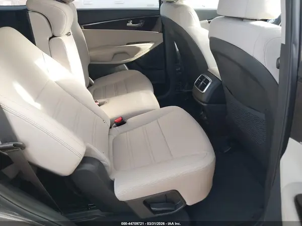 5XYPG4A36KG458083 2019 KIA SORENTO - Image 8