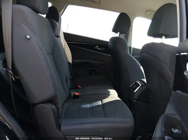 5XYPG4A36KG460237 2019 KIA SORENTO - Image 8