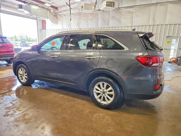 5XYPG4A36KG465826 2019 KIA SORENTO - Image 2
