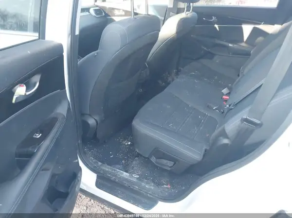 5XYPG4A36KG467141 2019 KIA SORENTO - Image 8