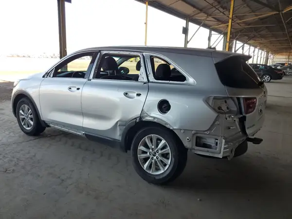 5XYPG4A36KG478107 2019 KIA SORENTO - Image 2