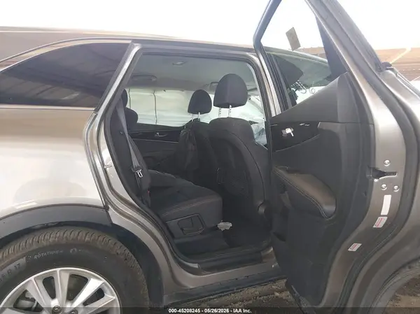 5XYPG4A36KG479502 2019 KIA SORENTO - Image 8