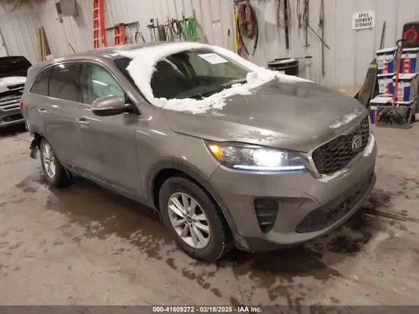 5XYPG4A36KG498664 2019 KIA SORENTO - Image 1