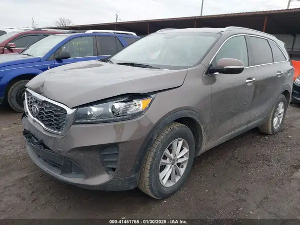 5XYPG4A36KG498972 2019 KIA SORENTO - Image 2