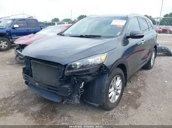 5XYPG4A36KG499765 2019 KIA SORENTO - Image 2