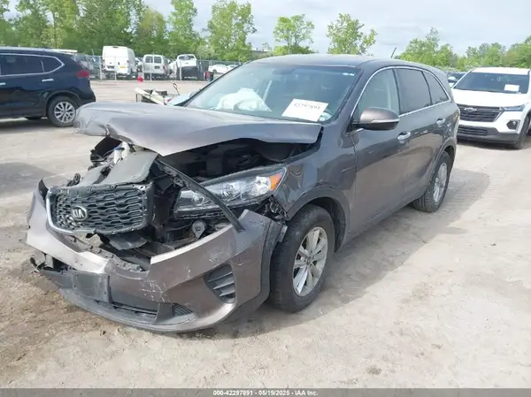 5XYPG4A36KG505614 2019 KIA SORENTO - Image 2