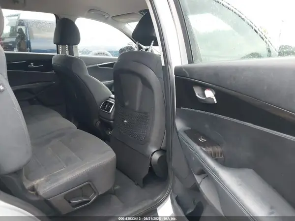 5XYPG4A36KG509369 2019 KIA SORENTO - Image 8