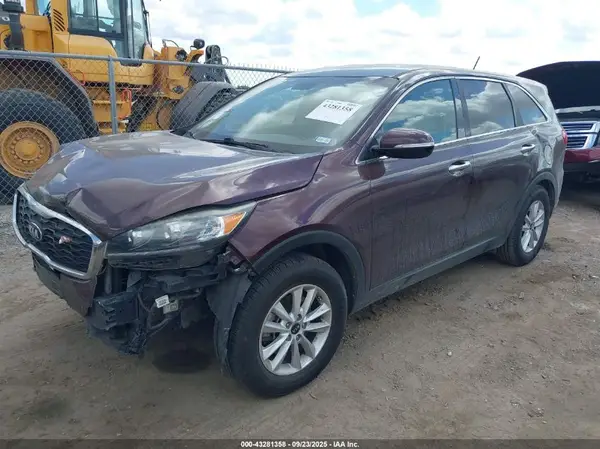 5XYPG4A36KG513499 2019 KIA SORENTO - Image 2