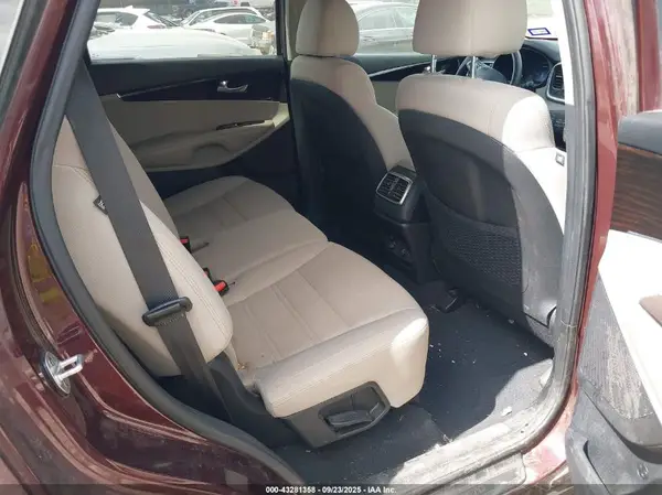 5XYPG4A36KG513499 2019 KIA SORENTO - Image 8