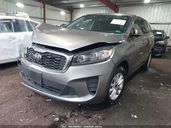 5XYPG4A36KG513728 2019 KIA SORENTO - Image 2