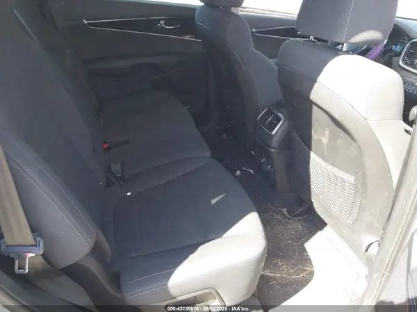 5XYPG4A36KG516810 2019 KIA SORENTO - Image 8