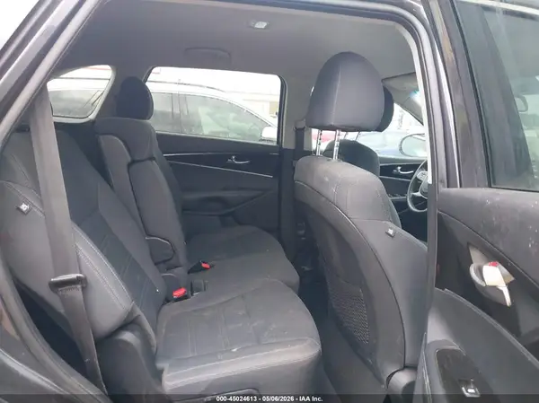 5XYPG4A36KG520890 2019 KIA SORENTO - Image 8