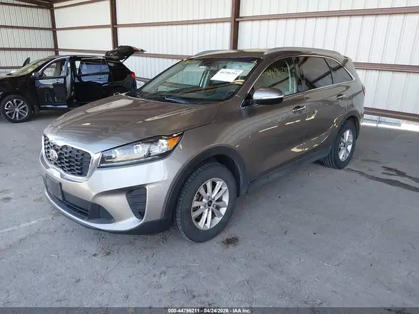 5XYPG4A36KG525295 2019 KIA SORENTO - Image 2
