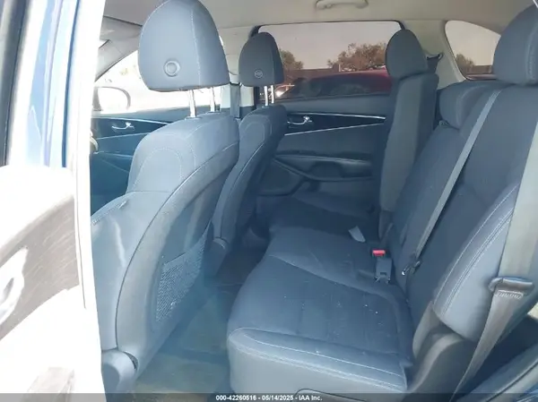 5XYPG4A36KG529394 2019 KIA SORENTO - Image 8
