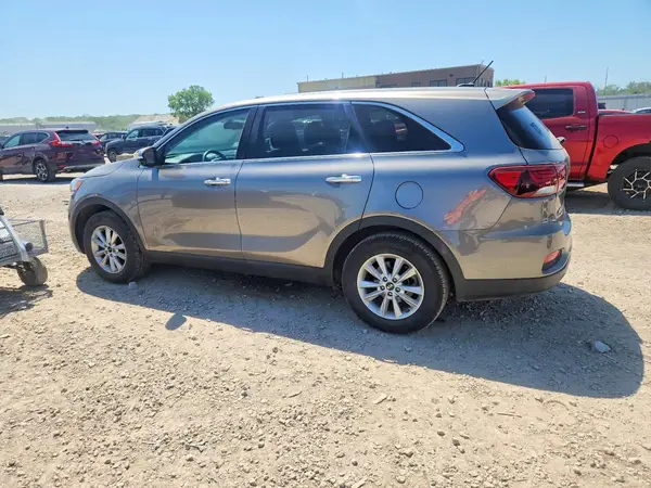 5XYPG4A36KG532361 2019 KIA SORENTO - Image 2