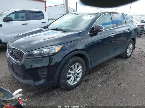 5XYPG4A36KG533459 2019 KIA SORENTO - Image 2