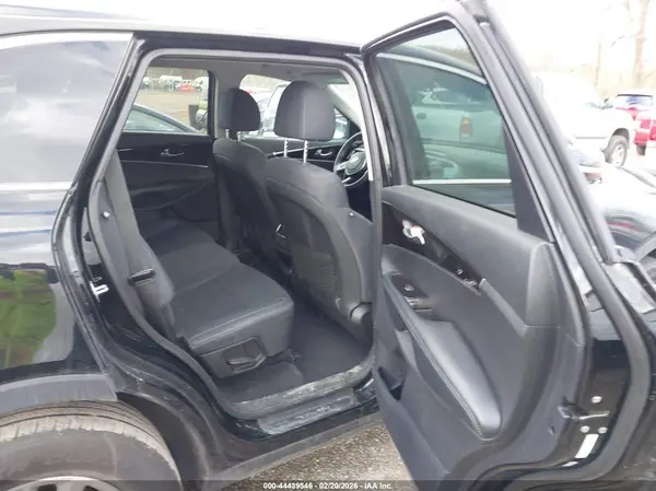 5XYPG4A36KG533459 2019 KIA SORENTO - Image 8