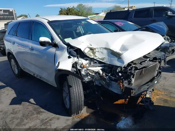 5XYPG4A36KG534448 2019 KIA SORENTO - Image 1