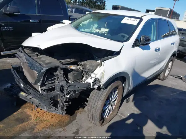 5XYPG4A36KG534448 2019 KIA SORENTO - Image 2