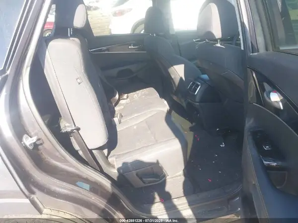 5XYPG4A36KG539245 2019 KIA SORENTO - Image 8