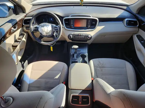 5XYPG4A36KG546986 2019 KIA SORENTO - Image 8