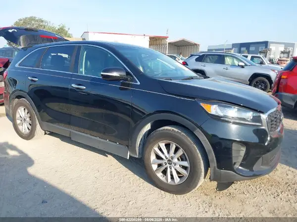 5XYPG4A36KG550066 2019 KIA SORENTO - Image 1