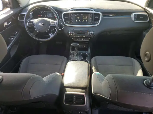 5XYPG4A36KG552562 2019 KIA SORENTO - Image 8