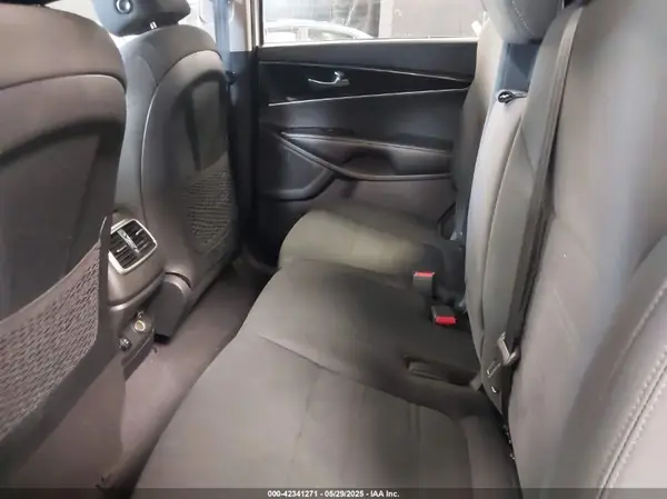 5XYPG4A36KG553520 2019 KIA SORENTO - Image 8
