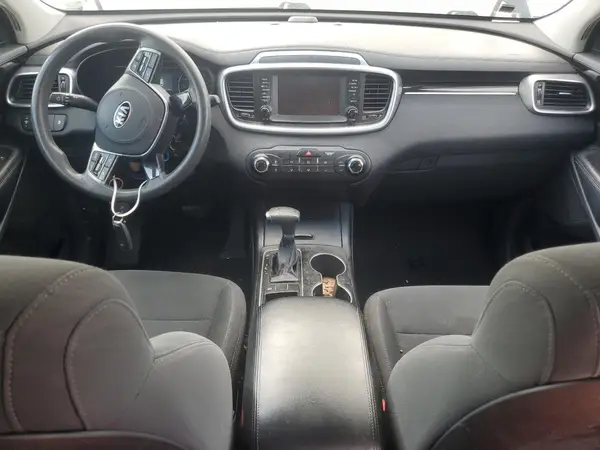 5XYPG4A36KG560225 2019 KIA SORENTO - Image 8