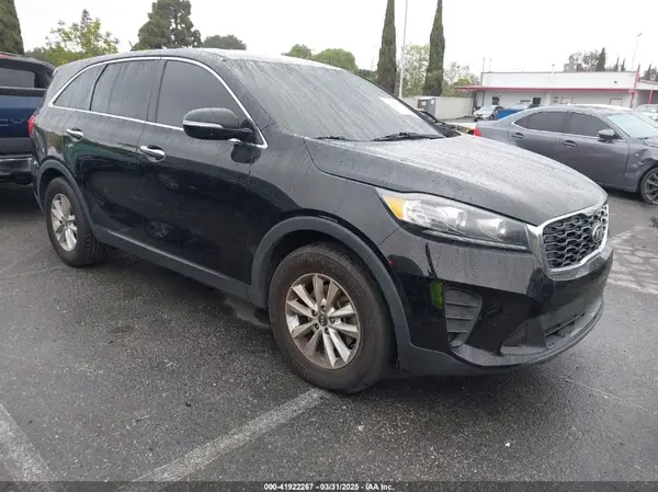 5XYPG4A36KG568969 2019 KIA SORENTO - Image 1