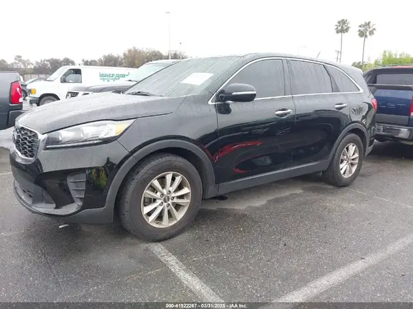 5XYPG4A36KG568969 2019 KIA SORENTO - Image 2