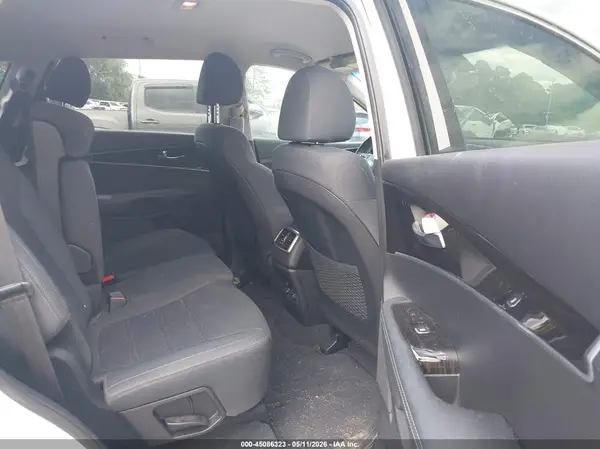 5XYPG4A36KG574206 2019 KIA SORENTO - Image 8