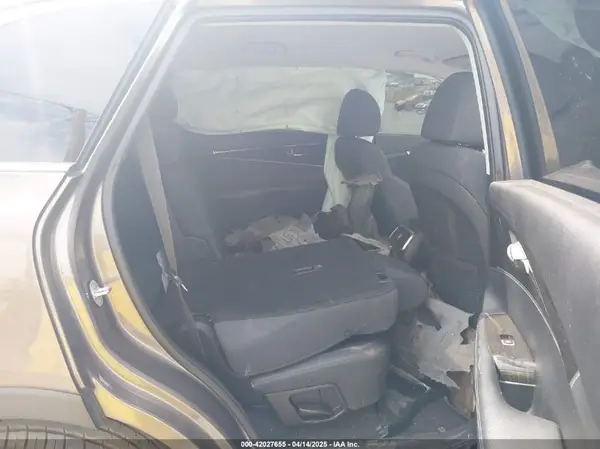 5XYPG4A36KG574769 2019 KIA SORENTO - Image 8