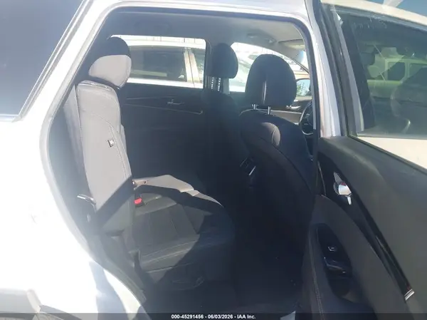 5XYPG4A36KG575274 2019 KIA SORENTO - Image 8