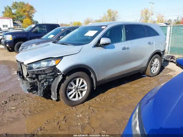 5XYPG4A36KG575713 2019 KIA SORENTO - Image 2