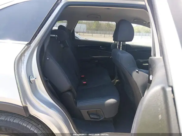 5XYPG4A36KG577798 2019 KIA SORENTO - Image 8
