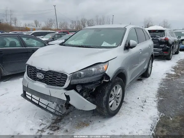 5XYPG4A36KG578160 2019 KIA SORENTO - Image 2