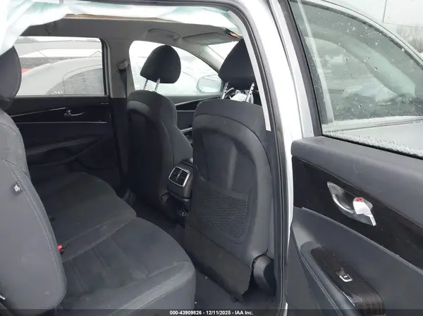 5XYPG4A36KG578160 2019 KIA SORENTO - Image 8