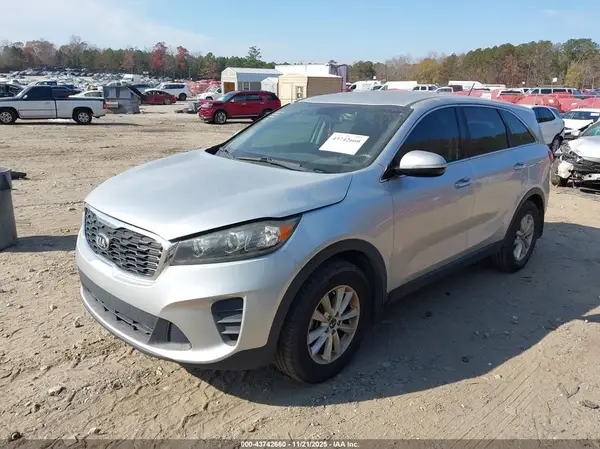 5XYPG4A36KG584153 2019 KIA SORENTO - Image 2