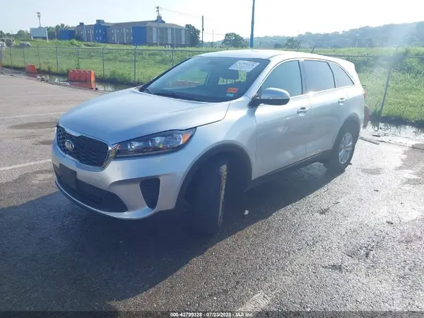 5XYPG4A36KG586551 2019 KIA SORENTO - Image 2
