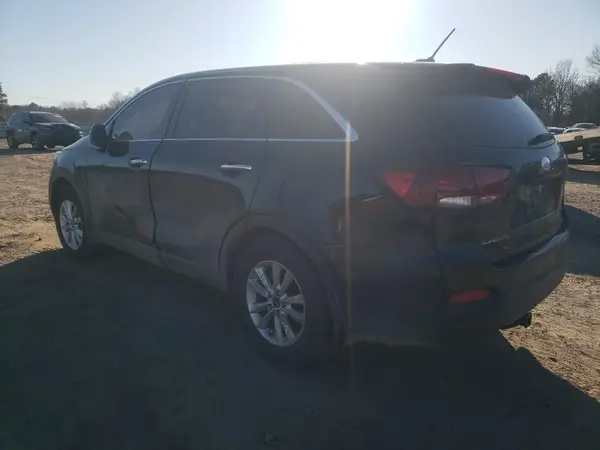 5XYPG4A36KG587795 2019 KIA SORENTO - Image 2