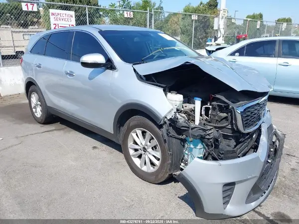 5XYPG4A36KG588817 2019 KIA SORENTO - Image 1