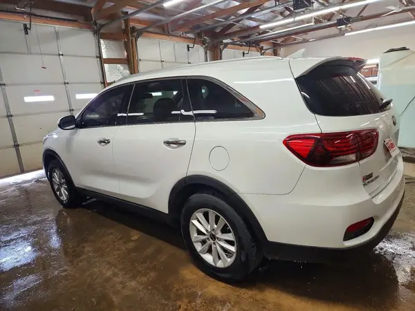 5XYPG4A36KG592690 2019 KIA SORENTO - Image 2