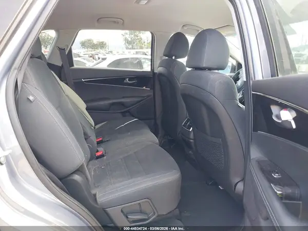 5XYPG4A36KG603381 2019 KIA SORENTO - Image 8