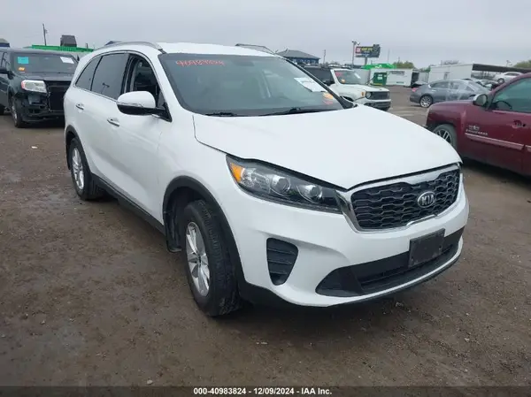 5XYPG4A36KG605518 2019 KIA SORENTO - Image 1