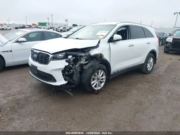 5XYPG4A36KG605518 2019 KIA SORENTO - Image 2