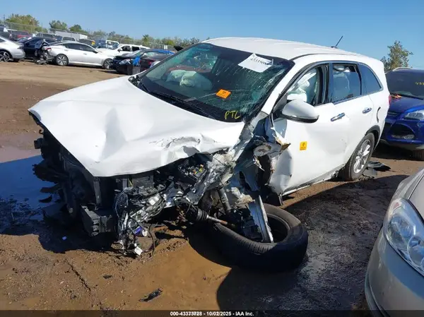 5XYPG4A36KG611237 2019 KIA SORENTO - Image 2