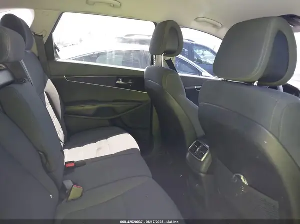 5XYPG4A37GG002438 2016 KIA SORENTO - Image 8