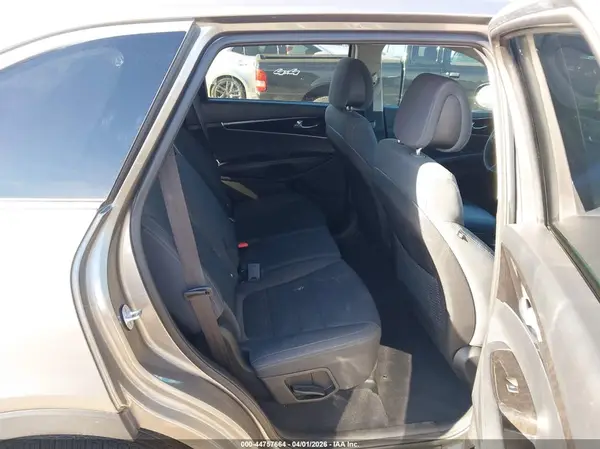 5XYPG4A37GG002892 2016 KIA SORENTO - Image 8